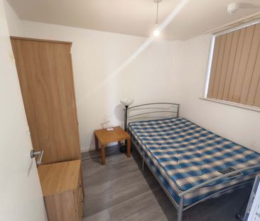 2 Bed Flat, Trinity Court, M15 - Photo 4