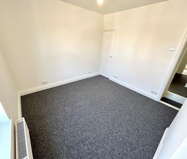 2 bedroom semi-detached house to rent - Photo 5