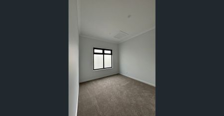 Nearly New 2 Bedroom plus Study Townhouse Close To Northland Shopping Centre! - Photo 4