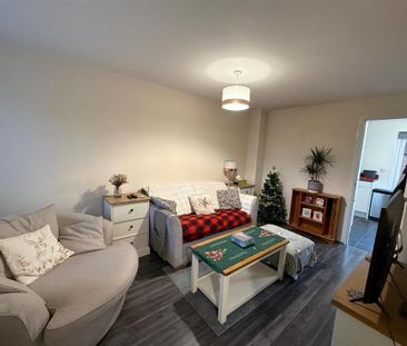 2 bedroom semi-detached house to rent - Photo 2