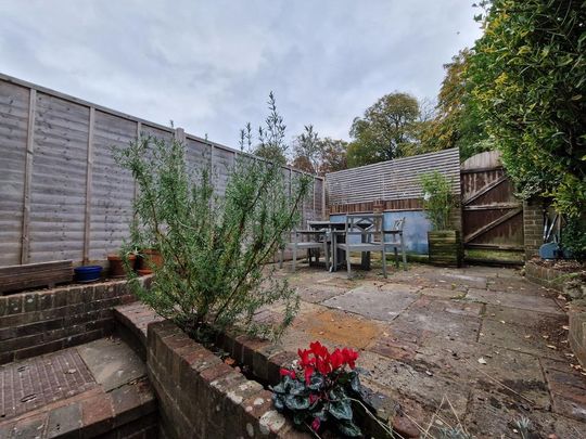 3 bedroom terraced house to rent - Photo 1