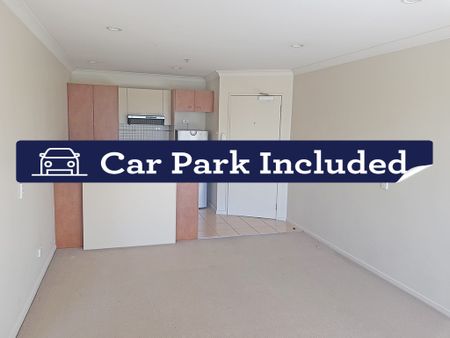 Superb one bedroom with carpark! - Photo 3