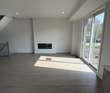 For Lease - 8 Sobczak Drive, Whitby, Ontario - Photo 4