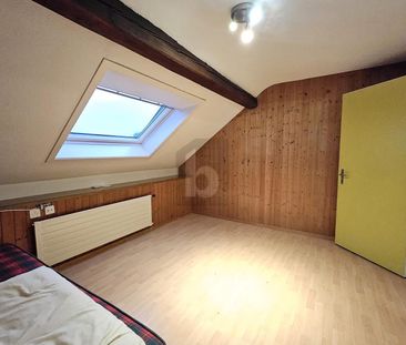 CITY-CLOSE WITH COUNTRY CHARM ON TWO LEVELS - Photo 2