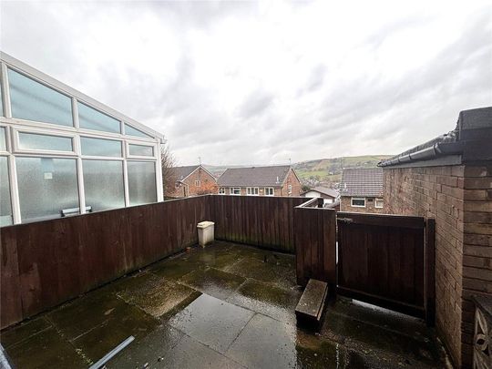3 bedroom semi-detached house to rent - Photo 1