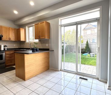 For Lease - 28 Voysey Way, Markham, Ontario - Photo 3