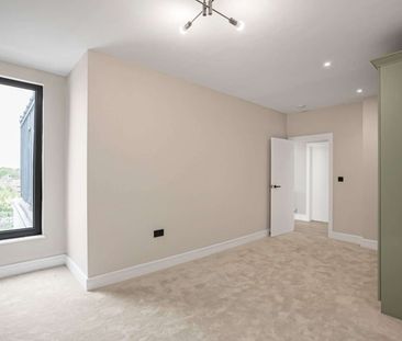 Stunning new two bedroom apartment benefitting from a balcony. - Photo 5