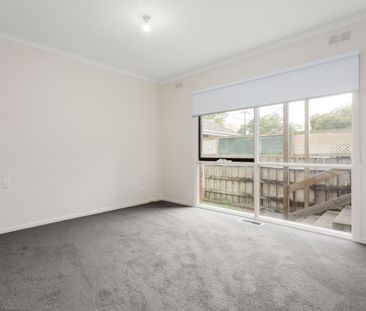 Fresh and Vibrant 3 Bedroom Villa - Photo 1