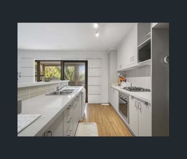 Modern Jetty Apartment in a Prime Lifestyle Location - Photo 6