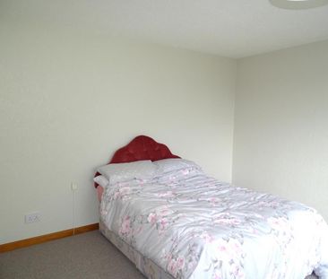 4 bedroom detached house to rent - Photo 3