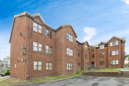 Wilton Hill Court, Redhill, RH1 - Photo 3