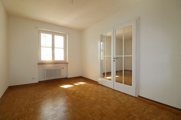 Erstvermietung nach Sanierung - 4-Zimmer-Wohnung im 2.OG im Herzen von Riehen - Foto 1