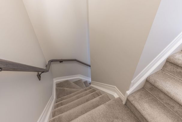 For Lease - 8073 Cole Court, Niagara Falls, Ontario - Photo 1