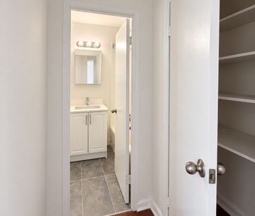 For Lease - 4 Hill Heights Road Unit# 406, Toronto, Ontario - Photo 5