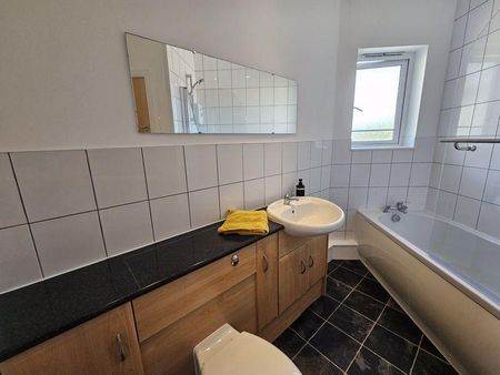 2 bedroom flat to rent - Photo 4