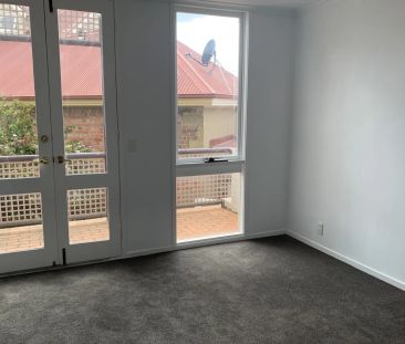 Inner city living - Photo 3