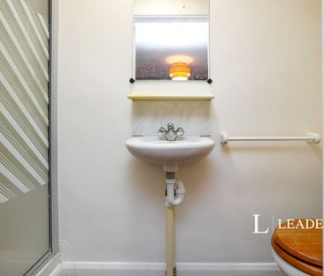 3 bedroom house to rent Pine Ridge, Tonbridge, TN10 - Photo 4