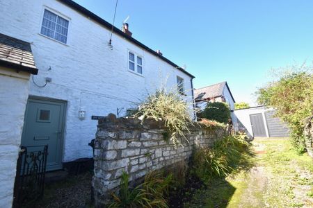 2 bedroom semi-detached house to rent - Photo 2