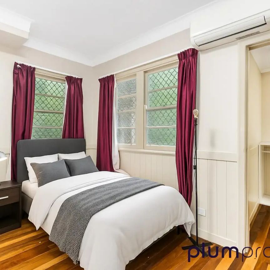 “Fantastic Indooroopilly home with multipurpose room downstairs” - Photo 1