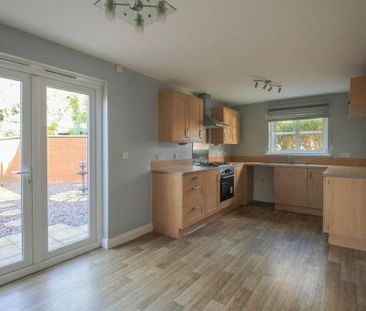 3 bedroom semi-detached house to rent - Photo 5