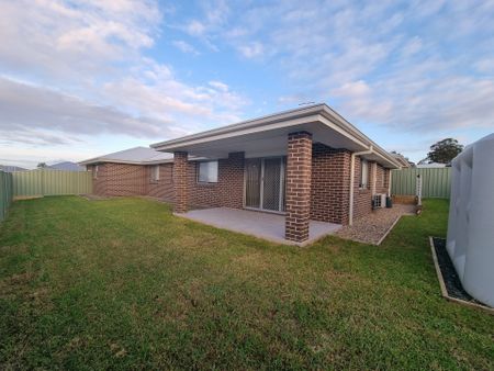Modern Home - Photo 3