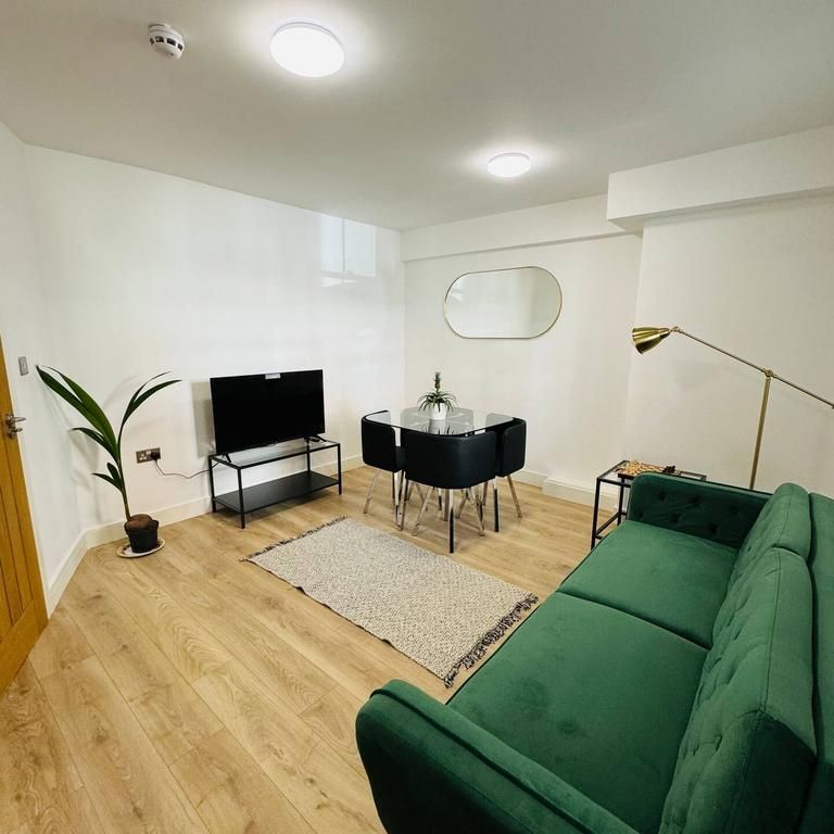 2 bedroom flat to rent - Photo 1
