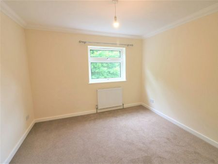 Flat to rent on - Photo 4