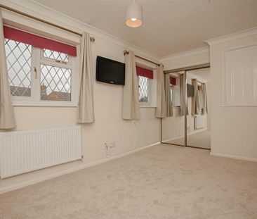 3 bedroom detached house to rent - Photo 4