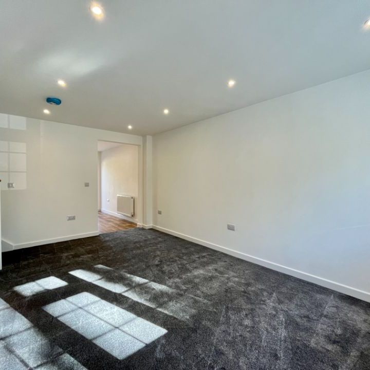 Morris Street, Hook, Hook, RG27 - Photo 1