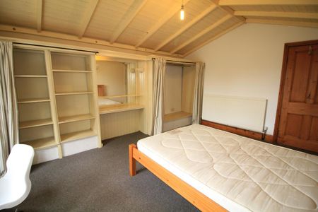 6 bedroom detached house to rent - Photo 4