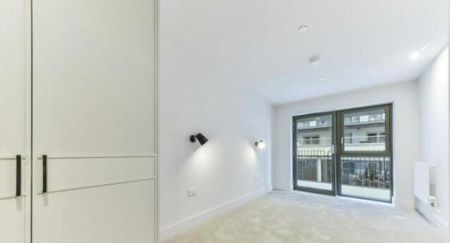 3 bedroom flat to rent - Photo 3