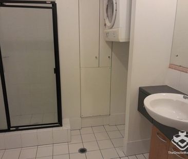 LOCATION! LOCATION! - Photo 1