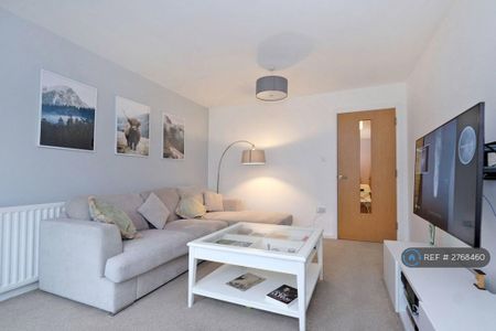 2 bedroom flat to rent - Photo 2