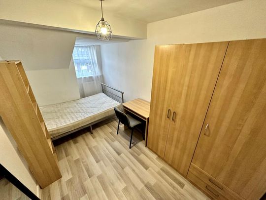 1 bedroom property to rent Kelso Heights, Belle Vue Road, Leeds, West Yorkshire, LS3 - Photo 1