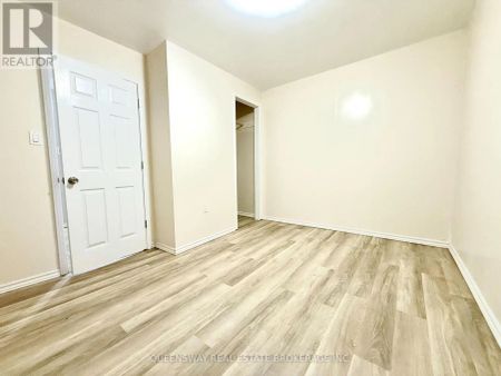2-51 ADMIRAL ROAD - Photo 4