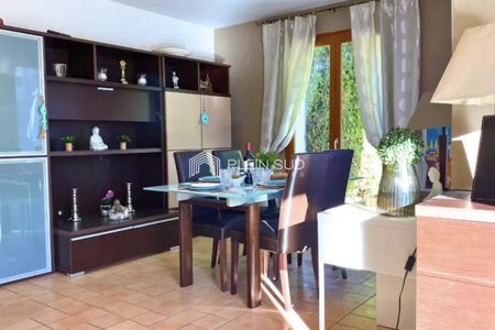 Au calme, dans un domaine fermé - Photo 2