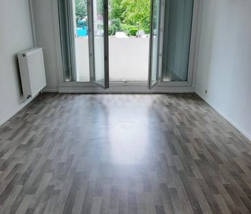 TOURS SUD, secteur LES FONTAINES, TYPE 3 de 68 m2 en RCH surélevé b... - Photo 2