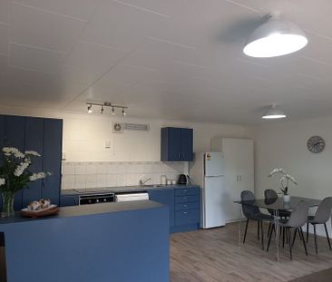 "Ready to move in - fully furnished unit" - Photo 2
