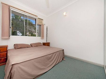 Stylish 2-Bedroom Apartment in Prime Parramatta Park Location - Photo 2