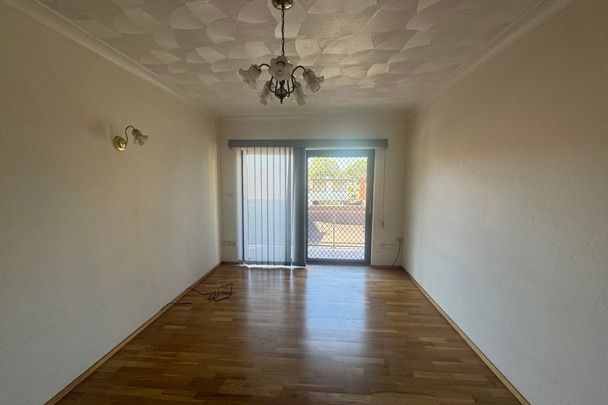 View Saturday at 12.35pm - 12.45pm - Photo 1