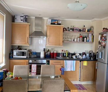 2 Bed Flat, Poulton Court, W3 - Photo 6