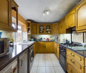 2 bedroom maisonette to rent - Photo 3