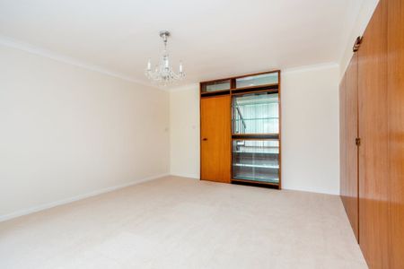 4 bedroom detached house to rent - Photo 4