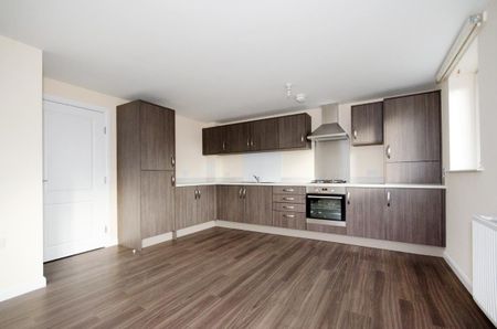 Modern, spacious, two bed flat in popular location - Photo 4