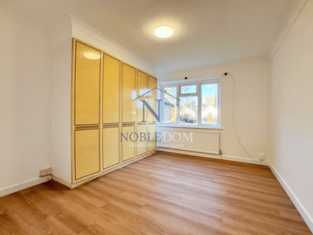 3 bedroom detached bungalow to rent - Photo 2