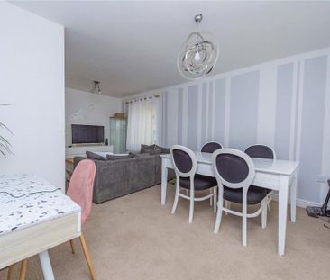 3 bedroom end of terrace house to rent - Photo 3