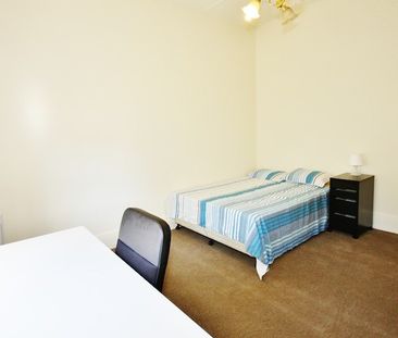 5-bedroom shared house / townhouse, East Ave - Photo 5