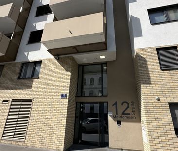 Moderne 2 Zi -Wohnung mit großzügiger Loggia - nahe Milleniumcity (... - Photo 2