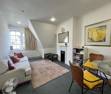 St Johns Wood High Street, St John`s Wood, NW8 - Photo 4