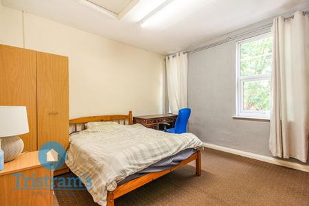 3 bed Mid Terraced House for Rent - Photo 2